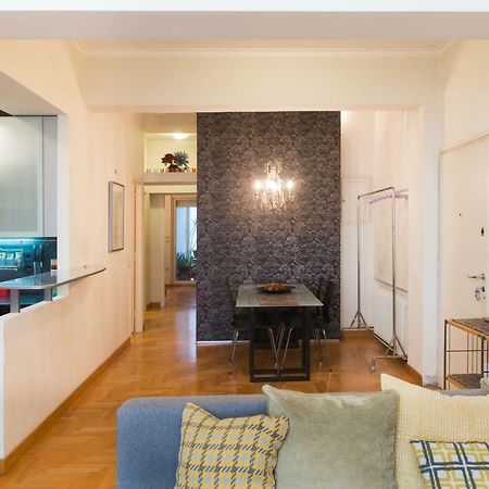 Stylish Flat With Veranda In The Heart Of เอเธนส์ ภายนอก รูปภาพ