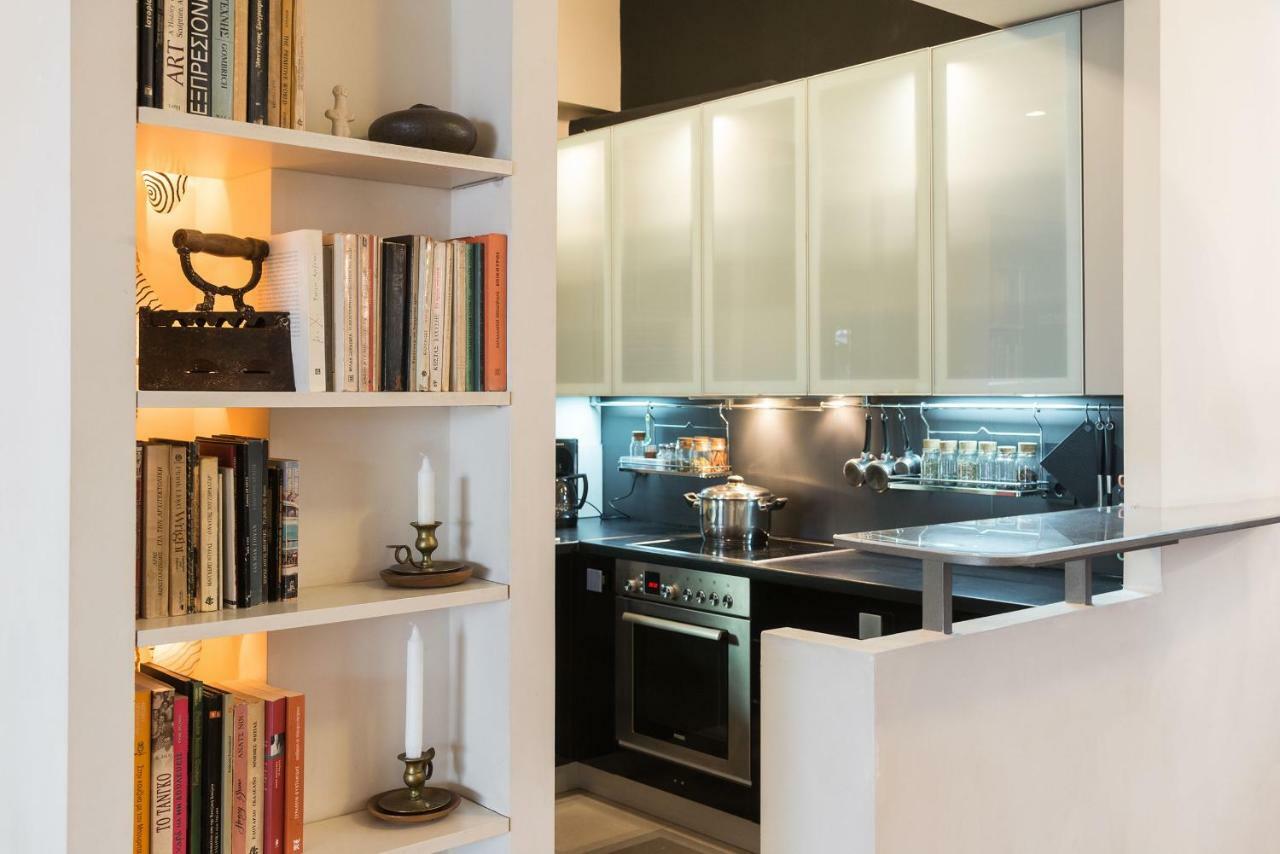 Stylish Flat With Veranda In The Heart Of เอเธนส์ ภายนอก รูปภาพ