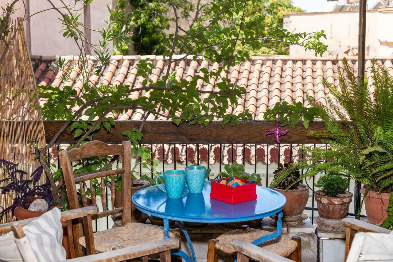 Stylish Flat With Veranda In The Heart Of เอเธนส์ ภายนอก รูปภาพ