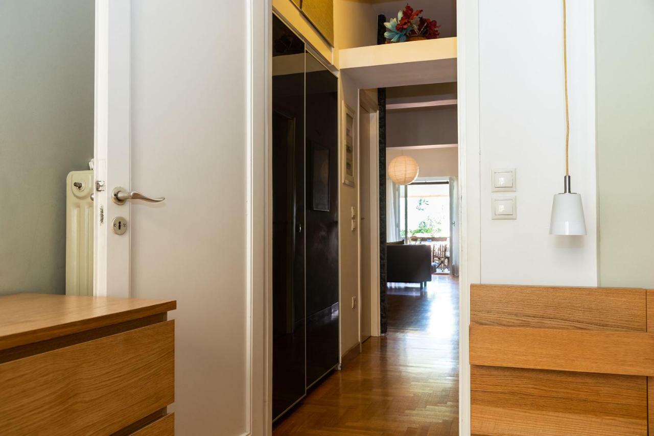 Stylish Flat With Veranda In The Heart Of เอเธนส์ ภายนอก รูปภาพ